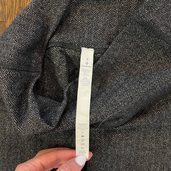 lululemon Grey herringbone Wunder Under Fleece Leggings Size 4 - Picture 3 of 4
